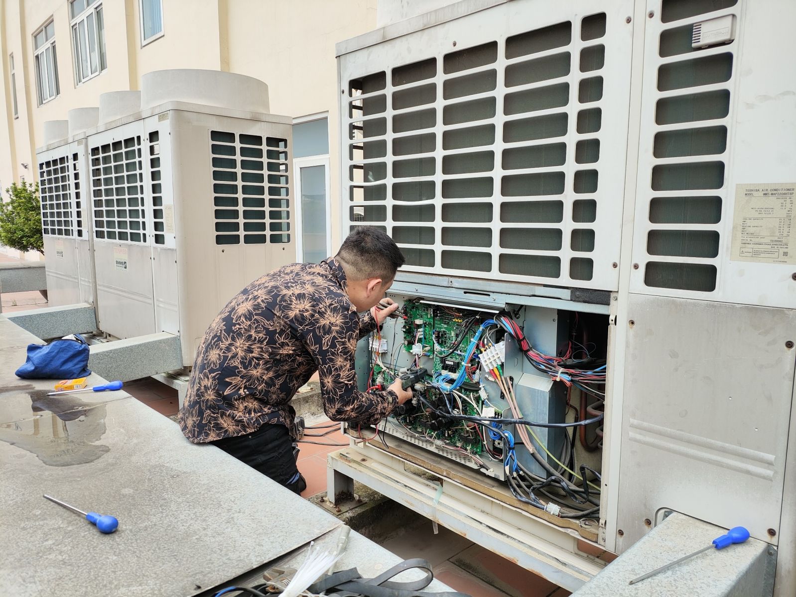 sửa điều hòa âm trần Daikin tại Gia Lâm 